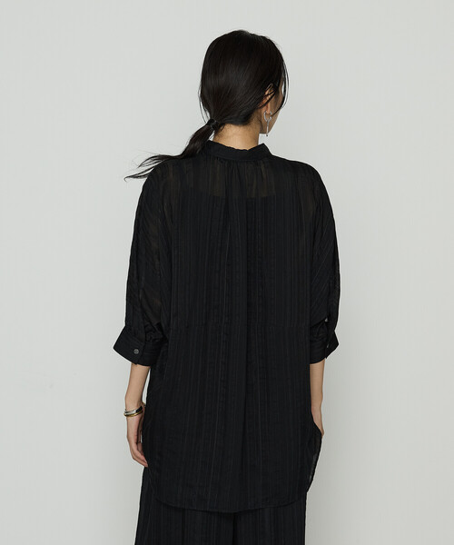 Gabardine K.T(ギャバジンケーティー)の「ジャカードボーダー 身幅たっぷりシャツ(シャツ/ブラウス・レディース・ブラック・9号)」の8枚目の写真