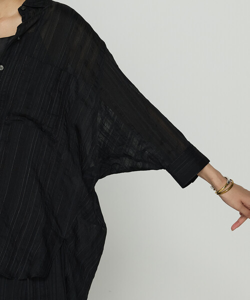 Gabardine K.T(ギャバジンケーティー)の「ジャカードボーダー 身幅たっぷりシャツ(シャツ/ブラウス・レディース・ブラック・9号)」の12枚目の写真