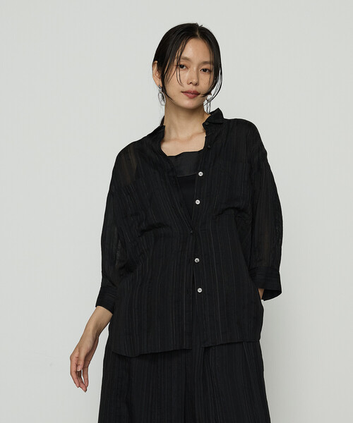 Gabardine K.T(ギャバジンケーティー)の「ジャカードボーダー 身幅たっぷりシャツ(シャツ/ブラウス・レディース・ブラック・9号)」の15枚目の写真