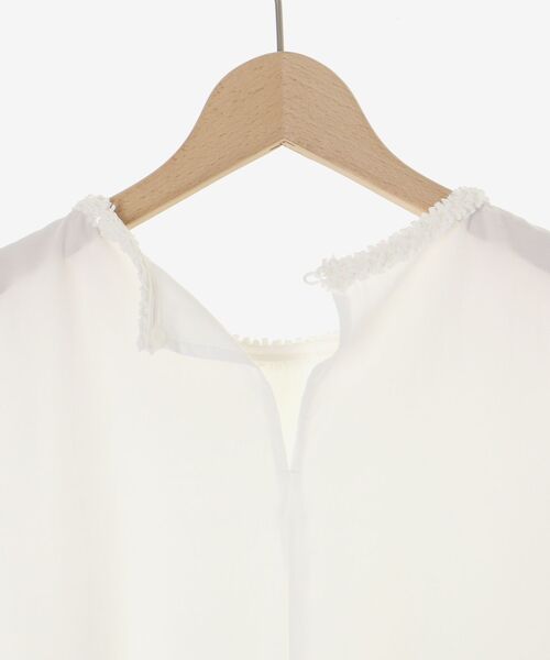 le.coeur blanc（ルクールブラン）の「ノーカラーボリュームスリーブブラウス（シャツ/ブラウス・レディース・ホワイト・38）」の4枚目の写真