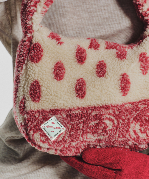 MENASOO（ミナス）の「MNS Fluffy Track Shoulder Bag_Red（ショルダーバッグ・レディース・レッド・F）」の9枚目の写真