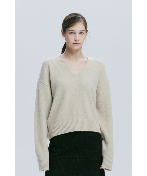 AFTERHOURS(アフターアワーズ)の「V-NECK ALPACA KNIT TOP (LIGHT BEIGE)(ニット/セーター・レディース・その他・FREE)」の1枚目の写真
