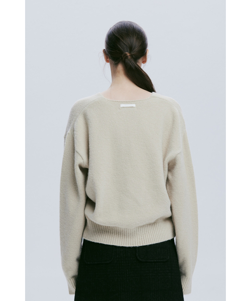 AFTERHOURS(アフターアワーズ)の「V-NECK ALPACA KNIT TOP (LIGHT BEIGE)(ニット/セーター・レディース・その他・FREE)」の5枚目の写真