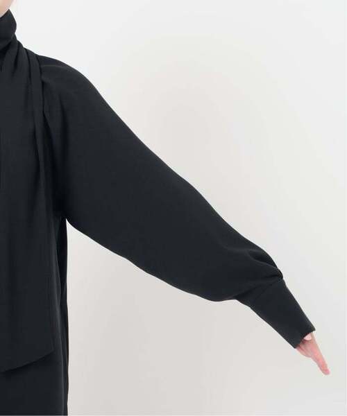 VERMEIL par iena(ヴェルメイユパーイエナ)の「《追加2》NEW 2WAY ボウタイワンピース(ワンピース・レディース・ベージュ/ネイビー・FREE)」の16枚目の写真