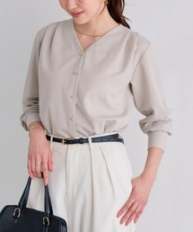 Pierrot（ピエロ）の「ゴールドボタンVネックTブラウス（シャツ/ブラウス）」