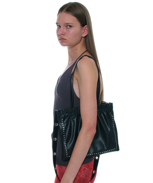 PARTIMENTO WOMEN(パルティメントウィメン)の「2WAYスタッズシャーリングフラットバッグ_ネイビー(ショルダーバッグ・レディース・その他・ONE SIZE)」の9枚目の写真