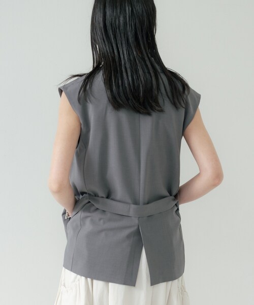 GALLEST（ギャレスト）の「Comfy SET UP｜ベルテッドジレ【セットアップ対応／通勤／カセット服】（ベスト・レディース・ブラック/ダークグレー/キャメル/ライトブルー・40/38/36）」の18枚目の写真