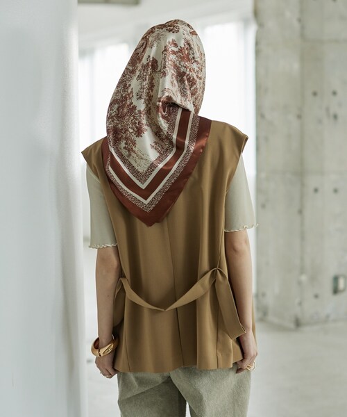 GALLEST（ギャレスト）の「Comfy SET UP｜ベルテッドジレ【セットアップ対応／通勤／カセット服】（ベスト・レディース・ブラック/ダークグレー/キャメル/ライトブルー・40/38/36）」の10枚目の写真