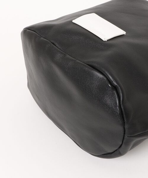 ADAM PATEK（アダムパテック）の「【ADAMPATEK】water repellent leather drawstring bag（ショルダーバッグ・メンズ・ブラック・FREE）」の6枚目の写真