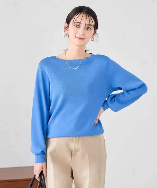 a.v.v（アーヴェヴェ）の「【WEB限定/洗える/UVカット】ボートネックパフスリーブニット（ニット/セーター・レディース・ホワイト/ブルー/クリーム/ブラック/グレー系その他・40/38/42/36）」の5枚目の写真