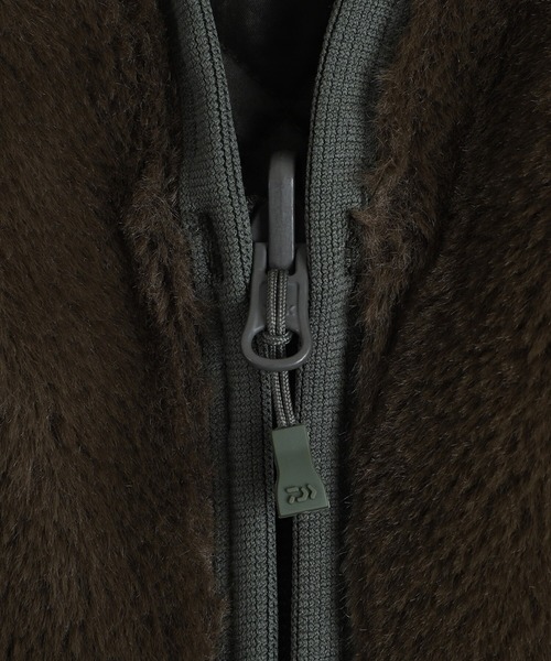 DAIWA PIER39（ダイワピア39）の「DAIWA PIER39 / ダイワ ピアサーティナイン：TECH REVERSIBLE BRITISH HUNTER FUR VEST：BJ-44025W[PIE]（その他アウター・メンズ・ダークグリーン・M/S）」の3枚目の写真
