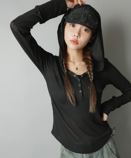 SPINNS(スピンズ)の「最強シルエット☆フード付きヘンリーネックフィットトップス(Tシャツ/カットソー・レディース・ホワイト/ブラック/杢グレー・ONESIZE)」の7枚目の写真