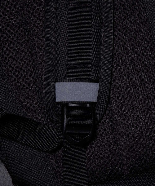 THE NORTH FACE(ザノースフェイス)の「【THE NORTH FACE/ザ ノースフェイス】リープ30(バックパック/リュック・メンズ・ホワイト/レッド/ブラック・FREE)」の13枚目の写真