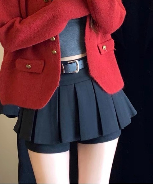 Ada.(エイダ)の「【Mellfy】ベルト付き プリーツ ミニスカート インパン(スカート・レディース・ブラック/チャコール・M/S)」の2枚目の写真