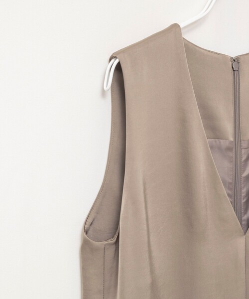 MAQWEL（マクウェル）の「【MAQWEL/マクウェル】ウォッシャブルサテンワンピース（ワンピース・レディース・ベージュ/ブラック・FREE）」の9枚目の写真