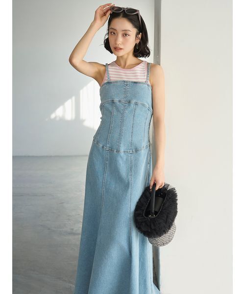 LILY BROWN（リリーブラウン）の「デニムキャミワンピース（ワンピース・レディース・ブルー/ライトブルー/カーキ・0/1）」の4枚目の写真