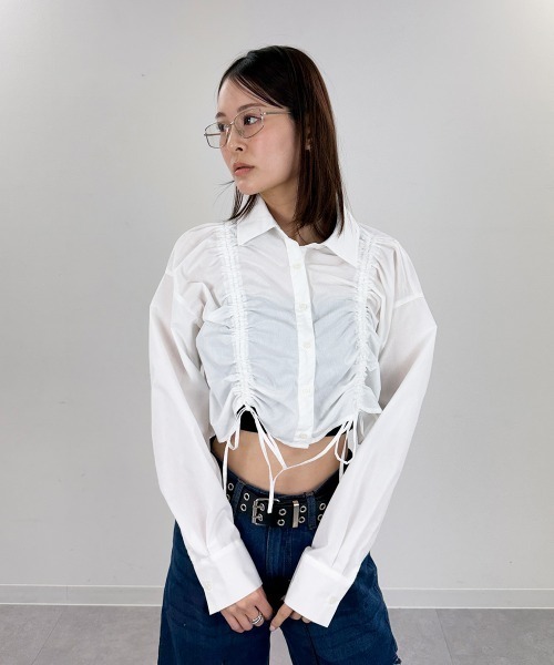 mellomela.（メロメラ）の「フロントシャーリングショート丈シャツ（シャツ/ブラウス・レディース・ホワイト系7/ブルー系3/サックスブルー/オフホワイト・FREE）」の3枚目の写真