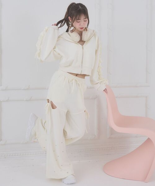 MAJESTIC LEGON（マジェスティックレゴン）の「袖フリルクロップドパーカー（パーカー・レディース・アイボリー/グレー/ピンクベージュ・MEDIUM）」の8枚目の写真