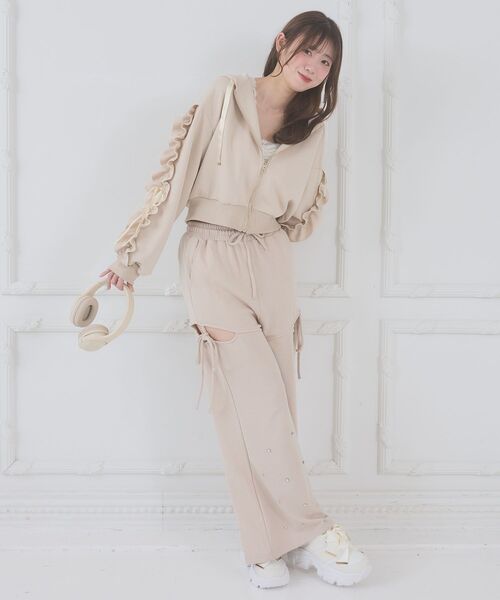 MAJESTIC LEGON（マジェスティックレゴン）の「袖フリルクロップドパーカー（パーカー・レディース・アイボリー/グレー/ピンクベージュ・MEDIUM）」の13枚目の写真