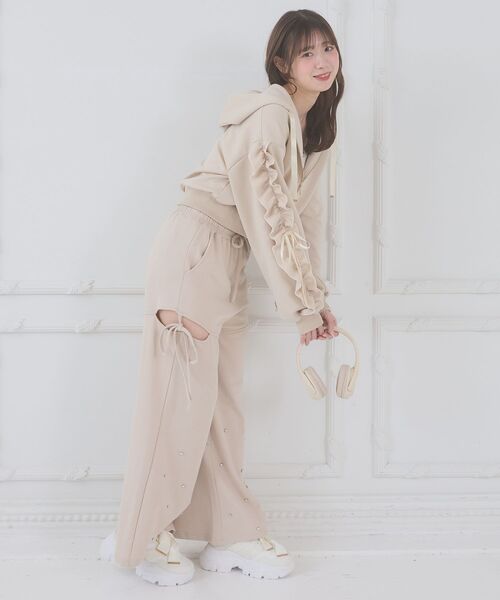 MAJESTIC LEGON（マジェスティックレゴン）の「袖フリルクロップドパーカー（パーカー・レディース・アイボリー/グレー/ピンクベージュ・MEDIUM）」の14枚目の写真