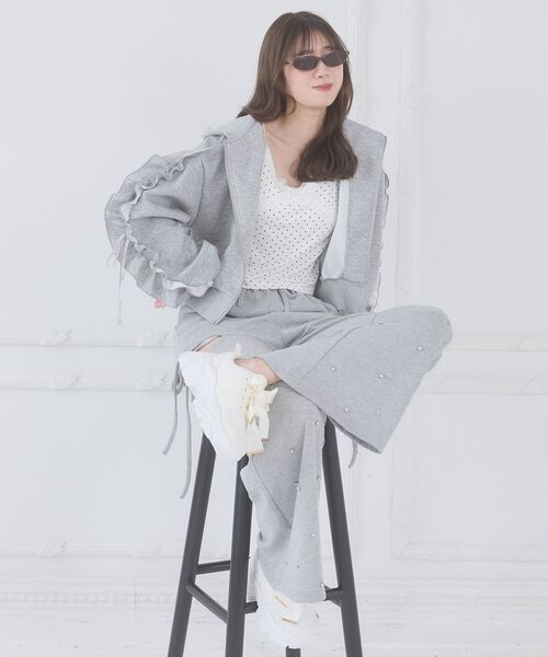 MAJESTIC LEGON（マジェスティックレゴン）の「袖フリルクロップドパーカー（パーカー・レディース・アイボリー/グレー/ピンクベージュ・MEDIUM）」の16枚目の写真