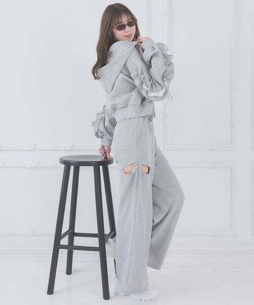 MAJESTIC LEGON（マジェスティックレゴン）の「袖フリルクロップドパーカー（パーカー・レディース・アイボリー/グレー/ピンクベージュ・MEDIUM）」の19枚目の写真