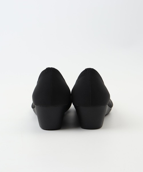 BACKYARD FAMILY(バックヤードファミリー)の「ecla T style BLACKフォーマルパンプス(パンプス・レディース・ブラック・22.5cm/23cm/23.5cm/24cm/24.5cm)」の5枚目の写真