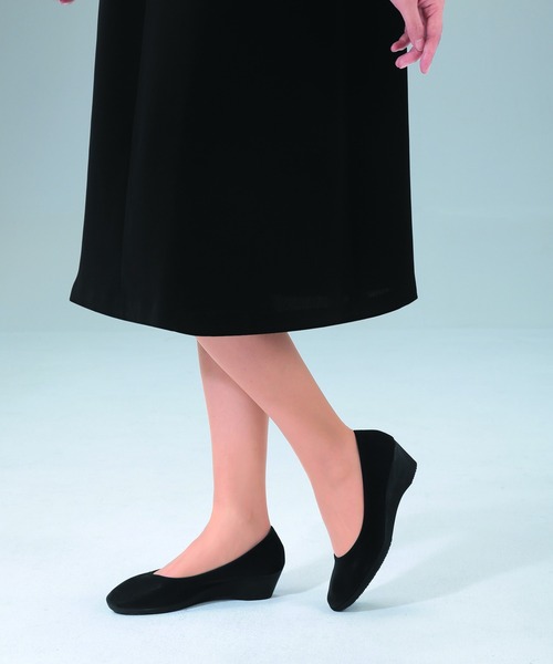 BACKYARD FAMILY(バックヤードファミリー)の「ecla T style BLACKフォーマルパンプス(パンプス・レディース・ブラック・22.5cm/23cm/23.5cm/24cm/24.5cm)」の11枚目の写真
