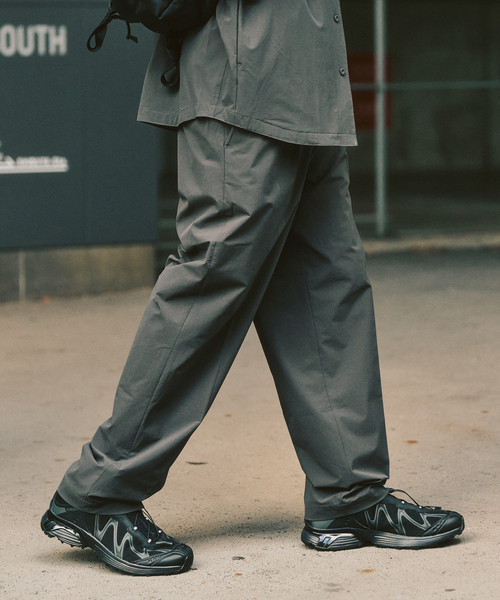 417 EDIFICE（フォーワンセブンエディフィス）の「【FREE MOTION】 イージーパンツ（スラックス・メンズ・カーキ/ブラック系その他/ベージュ・LARGE/MEDIUM/SMALL）」の7枚目の写真