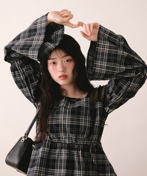 loin nuit(ロワンニュイ)の「sheer docking puff tops / シアードッキングパフトップス(シャツ/ブラウス・レディース・ブラック/グレー/アイボリー/チャコールグレー・FREE)」の17枚目の写真