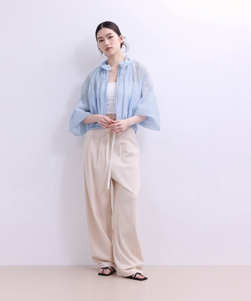 ADAM ET ROPE'(アダムエロペ)の「【WEB限定】ドロストネックギャザーブルゾン(シャツ/ブラウス・レディース・ブラック/サックスブルー/ホワイト系その他5・FREE)」の4枚目の写真