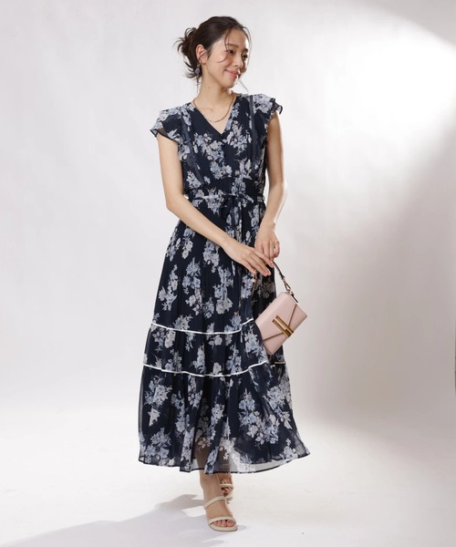 JUSGLITTY（ジャスグリッティー）の「ブーケプリントワンピース（ワンピース・レディース・ライトイエロー/ネイビー・0/1/2）」の4枚目の写真