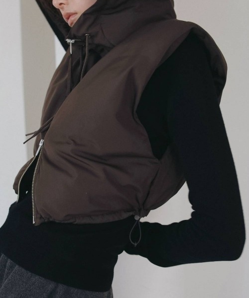 anuke(アンヌーク)の「anuke Hooded Down Vest フードダウンベスト/62620101(ダウンベスト・レディース・アイボリー/ブラウン・ONE SIZE)」の2枚目の写真
