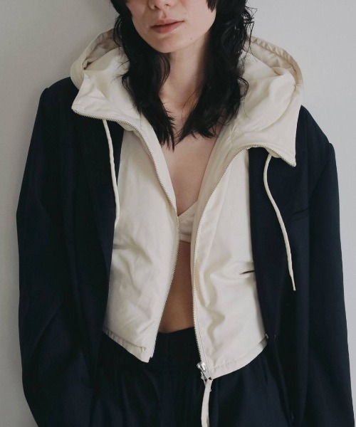 anuke(アンヌーク)の「anuke Hooded Down Vest フードダウンベスト/62620101(ダウンベスト・レディース・アイボリー/ブラウン・ONE SIZE)」の1枚目の写真