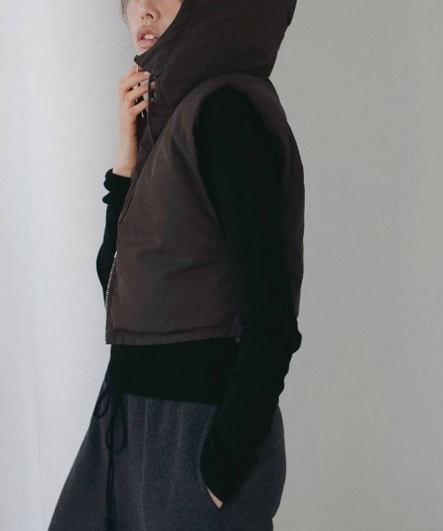 anuke(アンヌーク)の「anuke Hooded Down Vest フードダウンベスト/62620101(ダウンベスト・レディース・アイボリー/ブラウン・ONE SIZE)」の8枚目の写真