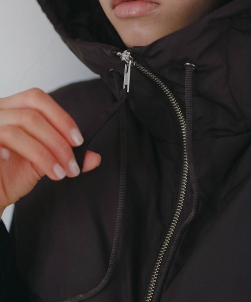 anuke(アンヌーク)の「anuke Hooded Down Vest フードダウンベスト/62620101(ダウンベスト・レディース・アイボリー/ブラウン・ONE SIZE)」の10枚目の写真