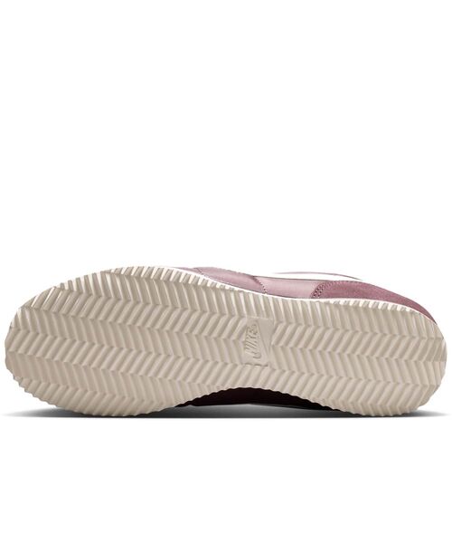 NIKE(ナイキ)の「ナイキ コルテッツ テキスタイル ウィメンズシューズ / Nike Cortez Textile Women's Shoes DZ2795-502 Tattoo(スニーカー・レディース・パープル系その他2・23/23.5/24/25/22.5/24.5/25.5/26/22)」の4枚目の写真
