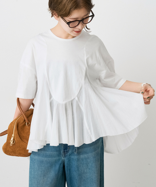 Spick & Span(スピックアンドスパン)の「AAYUSHI / アユーシ ペプラムラッフルTシャツ(Tシャツ/カットソー・レディース・ホワイト/ブラック・FREE)」の11枚目の写真
