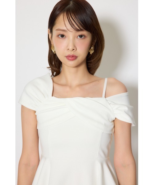 rienda（リエンダ）の「ワンショルペプラムカットトップス　春服　夏服（Tシャツ/カットソー・レディース・ブラック/ライトブルー/ホワイト・FREE）」の12枚目の写真