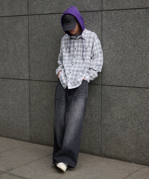 Perushu（ペルーシュ）の「HOODED DRAWSTRING CHECKED SHIRT／フード付きドローコードチェックシャツ（シャツ/ブラウス・メンズ・ホワイト系その他/ネイビー系・LARGE/MEDIUM）」の9枚目の写真