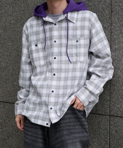 Perushu（ペルーシュ）の「HOODED DRAWSTRING CHECKED SHIRT／フード付きドローコードチェックシャツ（シャツ/ブラウス・メンズ・ホワイト系その他/ネイビー系・LARGE/MEDIUM）」の3枚目の写真