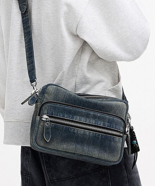 COACH（コーチ）の「ダコタ クロスボディ バッグ・リジェネラティブ 