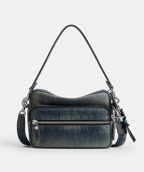 COACH（コーチ）の「ダコタ クロスボディ バッグ・リジェネラティブ