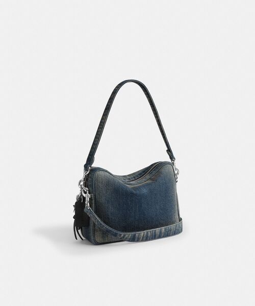 COACH（コーチ）の「ダコタ クロスボディ バッグ・リジェネラティブ