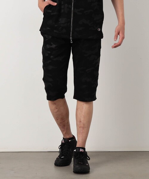 NICOLE CLUB FOR MEN(ニコルクラブフォーメン)の「【NICOLE SPORTS】エンボス柄ハーフパンツ(その他パンツ・メンズ・ホワイト系2/ホワイト系1/ホワイト/ブラック系1/ブラック系2/その他2/その他3/ブラック・X-LARGE/LARGE/MEDIUM/SMALL/M/XL/S/L)」の2枚目の写真
