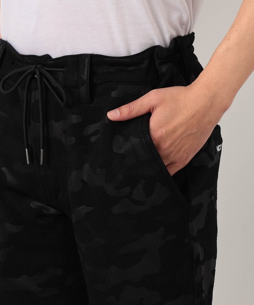 NICOLE CLUB FOR MEN(ニコルクラブフォーメン)の「【NICOLE SPORTS】エンボス柄ハーフパンツ(その他パンツ・メンズ・ホワイト系2/ホワイト系1/ホワイト/ブラック系1/ブラック系2/その他2/その他3/ブラック・X-LARGE/LARGE/MEDIUM/SMALL/M/XL/S/L)」の17枚目の写真