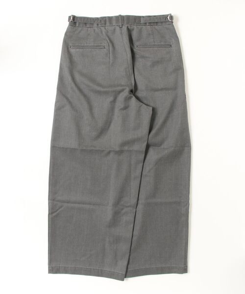 marka（マーカ）の「marka / マーカ：TWO TUCK BUGGY TROUSERS -WASHABLE 2/72 WOOL GABARDINE PIGMENT PRINT-：M26A03PT01C[COR]（その他パンツ・メンズ・チャコールグレー・1(S)/2(M)）」の2枚目の写真