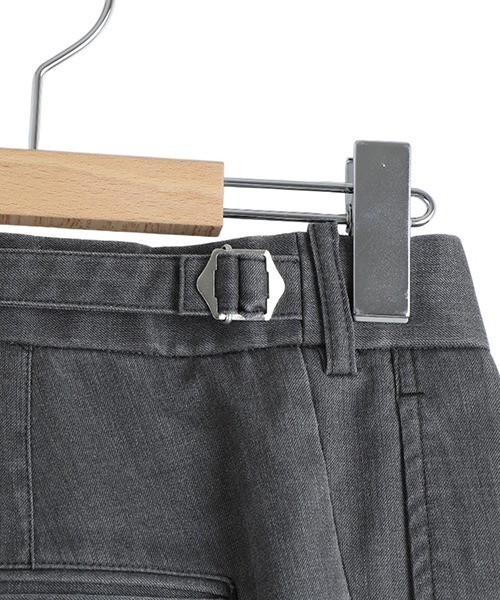 marka（マーカ）の「marka / マーカ：TWO TUCK BUGGY TROUSERS -WASHABLE 2/72 WOOL GABARDINE PIGMENT PRINT-：M26A03PT01C[COR]（その他パンツ・メンズ・チャコールグレー・1(S)/2(M)）」の8枚目の写真