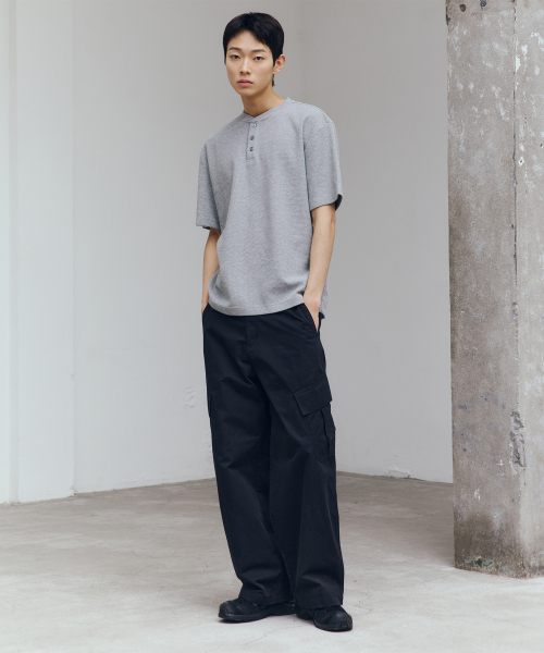 MINDBRIDGE(マインドブリッジ)の「ワッフルヘンリーネックデイリー半袖Tシャツ - 3カラー(Tシャツ/カットソー・メンズ・ホワイト/グレー/ブラック・95/100/105/110)」の11枚目の写真