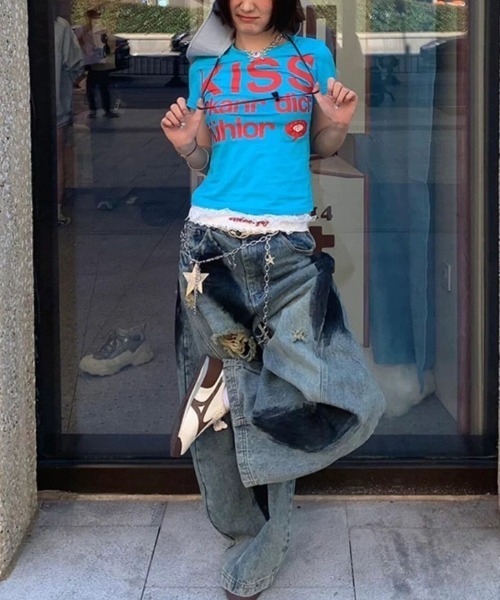 Vipoa(ヴィポア)の「KISS LOGOグラフィックTシャツ(Tシャツ/カットソー・レディース・ブルー/ホワイト・FREE)」の17枚目の写真